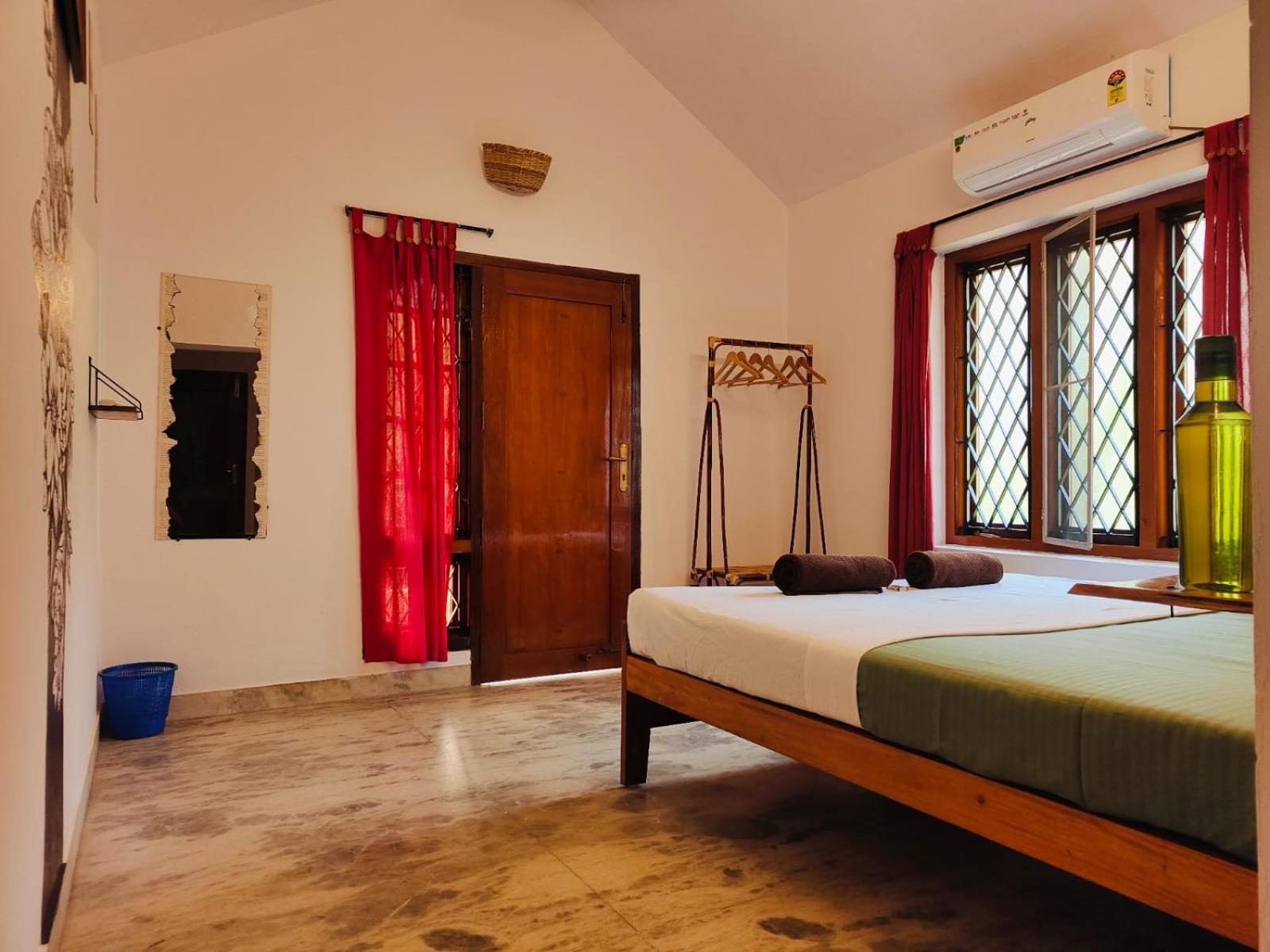 Shamak Homestay วาร์คาลา ภายนอก รูปภาพ